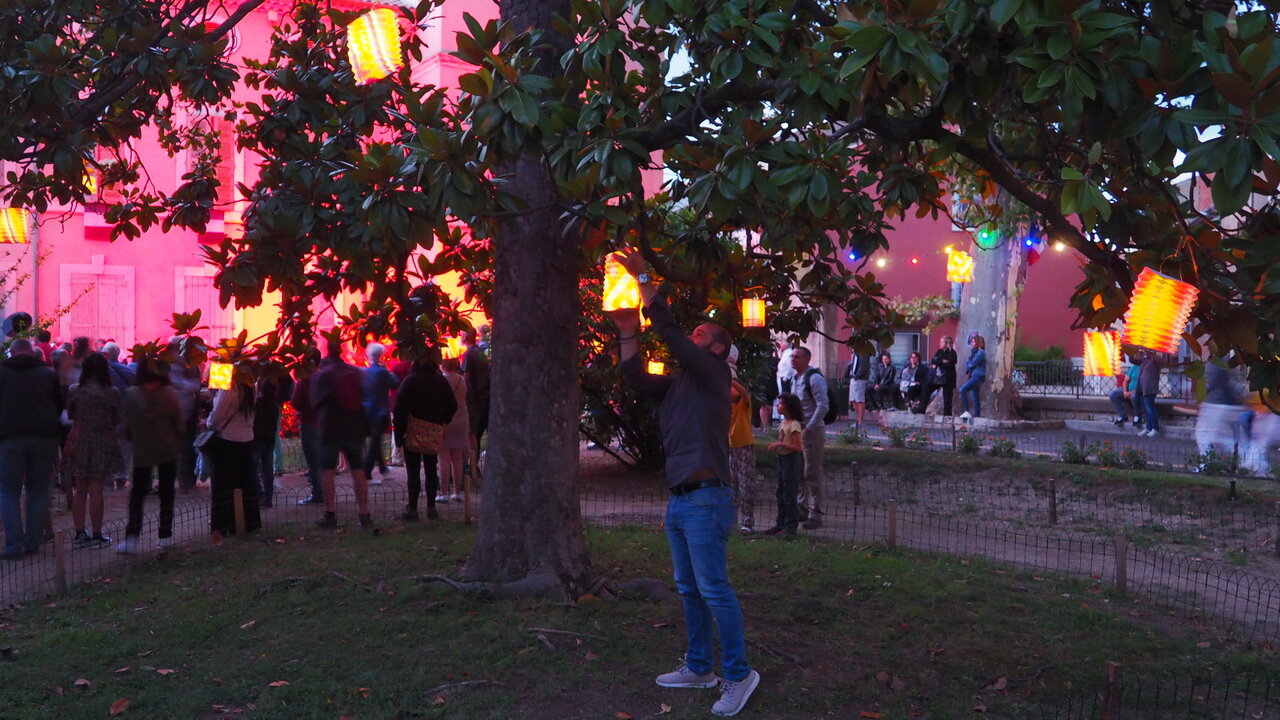 EMBRASEMENT DU JARDIN DE LA MAIRIE LE 14 JUILLET 2021